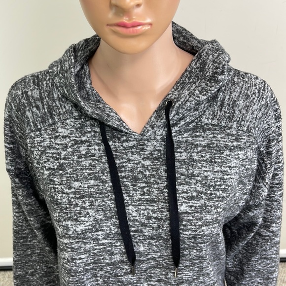 Cable & Gauge Cozy Heather Black Knit Hooded Pullover - Picture 5 of 16